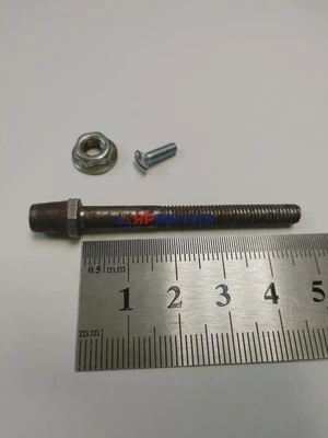 Винт подфарника 2101 с гайкойфото