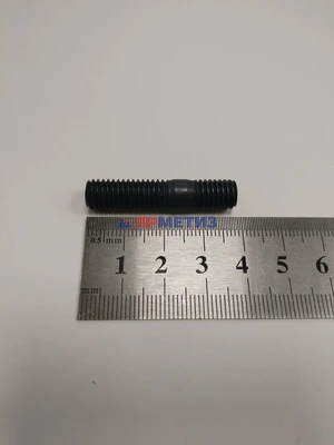 Шпилька 8х25х1,25мм крепления приемной трубы 2101 черная арт. 00001-0035170-308Фото