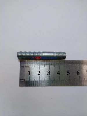 Шпилька 8х1,25х35мм крепления карбюратора к выпускному коллектору арт. 00001-0035173-218фото