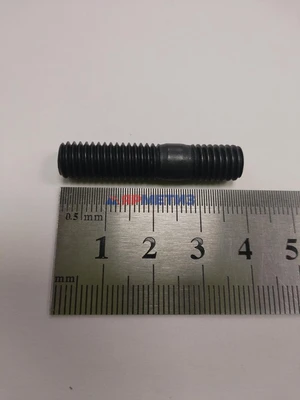 Шпилька 8х25х1,25мм крепления приемной трубы 2101 черная арт. 00001-0035170-308