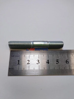 Шпилька 8х1,25х40мм верхнего кронштейна двигателя 2110 арт. 00001-0035438-318